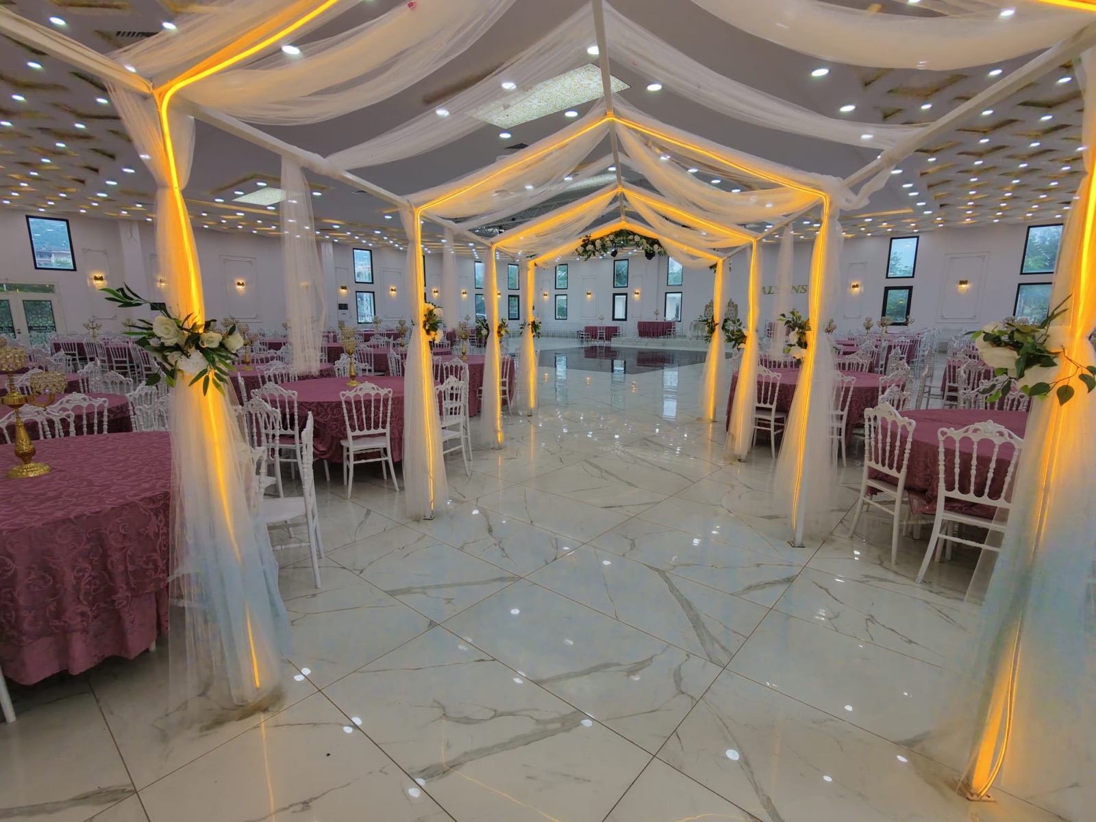 Alyans Garden dekoratif giriş koridoru